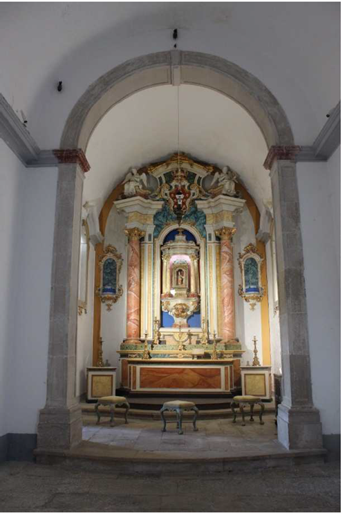 Interior da Capela de Santa Bárbara | Antes dos trabalhos de recuperação