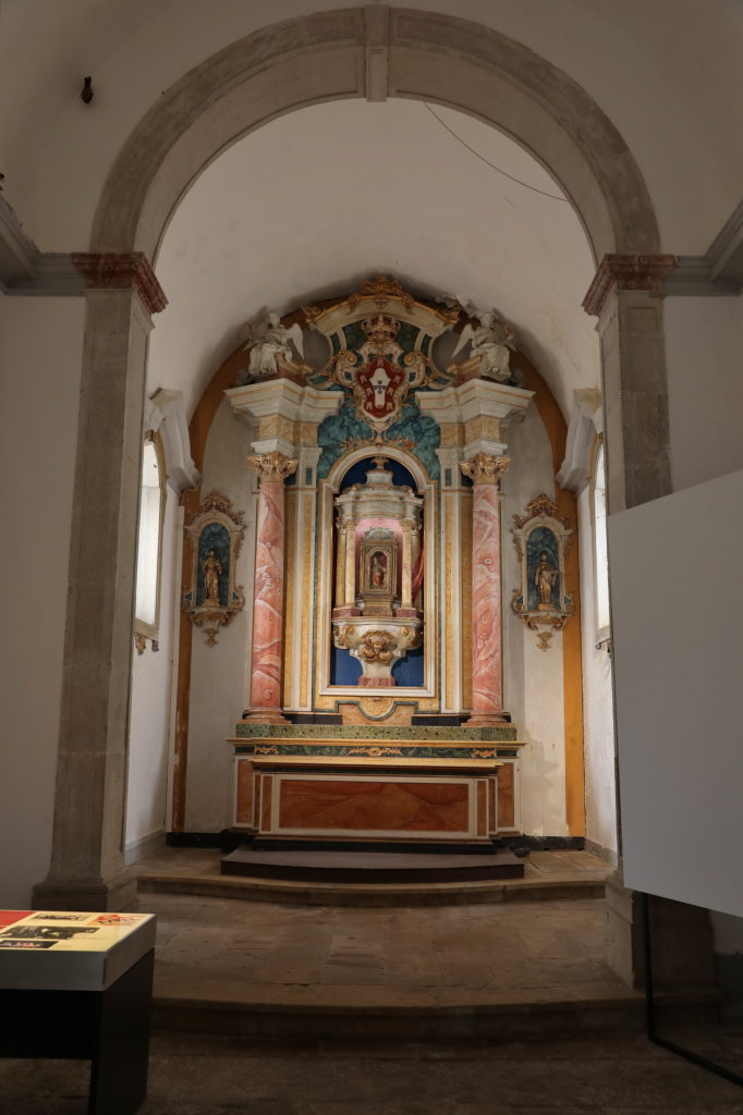 Altar de la Capilla de Santa Bárbara