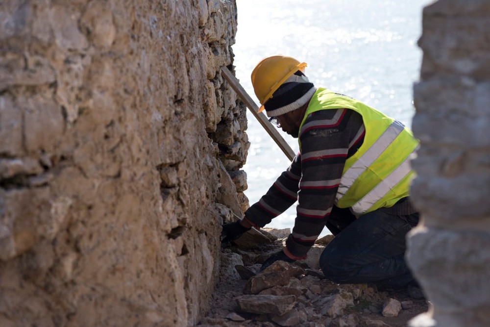 Trabajos de restauración de los muros